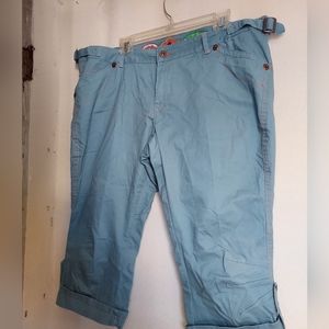 Apple bottoms embroidered demin capri size 17-18 nwt